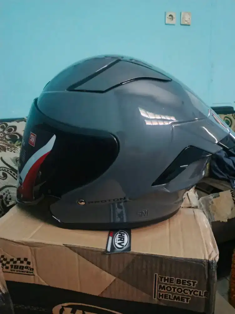 DIJUAL HELM HRV PROTON