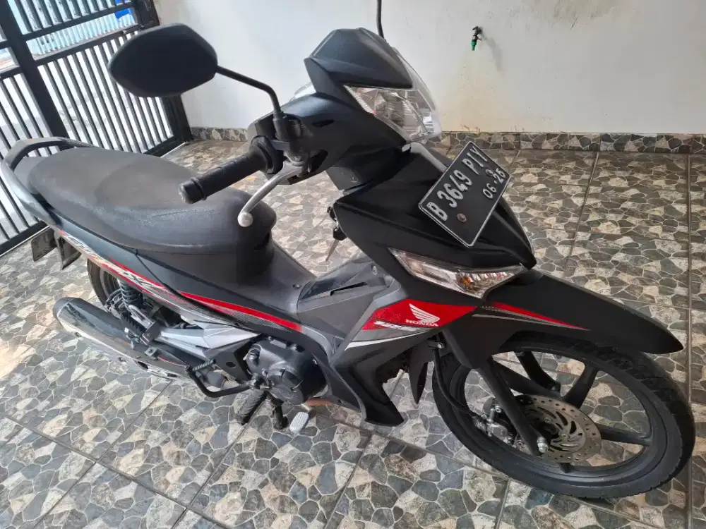 Pajak 6/2027 DKI km40rb, honda supra x 125 R CW DD charger 2020 mulus.
