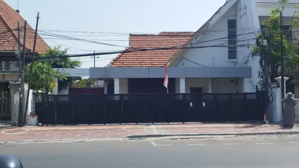DISEWAKAN TEMPAT USAHA / KANTOR LUAS +- 750 M X BANK
