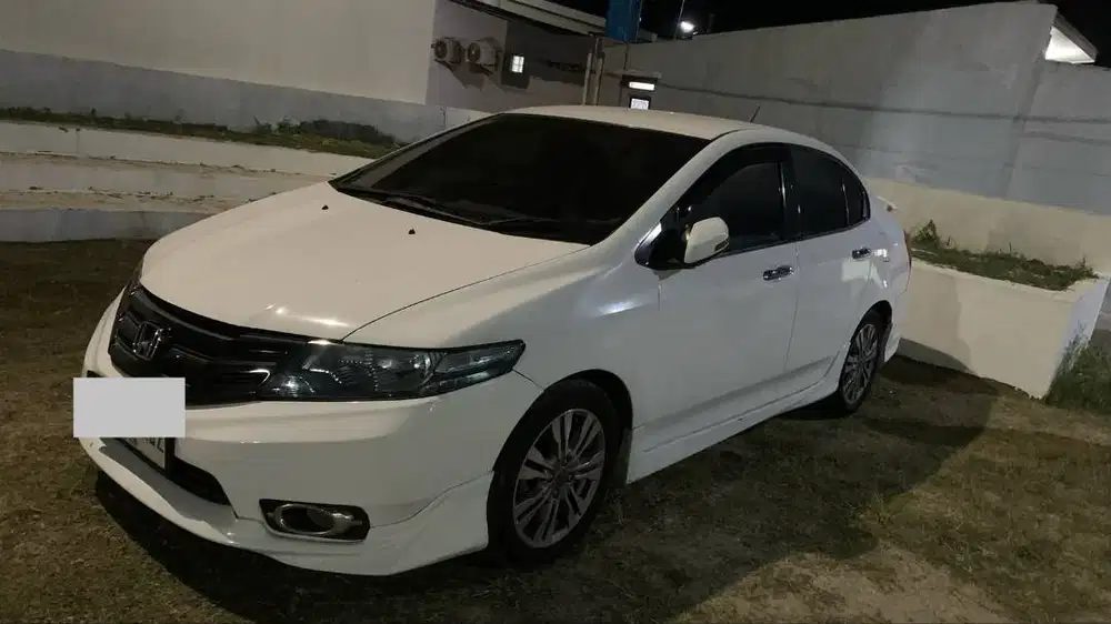 Di jual Honda City automatic E putih 2013