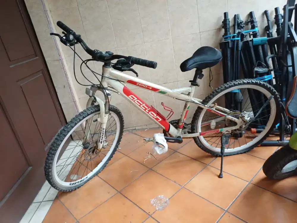 Sepeda Gunung (MTB) ACTION Zero-4