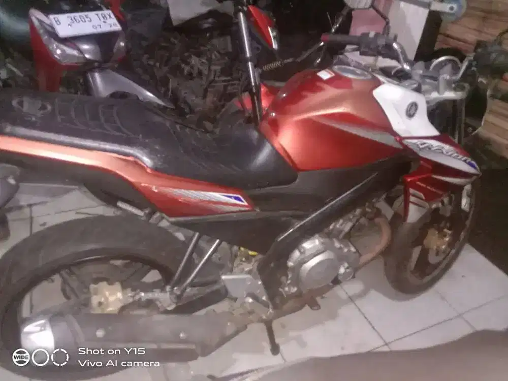 Dijual Vixion THN 2014 pajek telat 2023 mesin ok cat suda bule asli