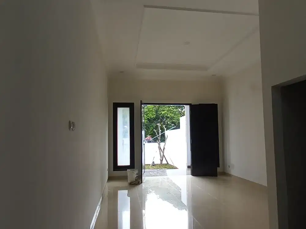 Rumah Baru Lokasi Strategis Di Duren Sawit S8712