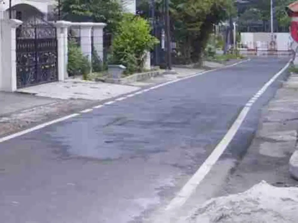 Dijual rumah  2 lt di Cempaka Putih Tengah Lt 396 m2 lb 370 m2 ada 4 kt 4 km shm, carport 2 mobil, Ayo survei & nego