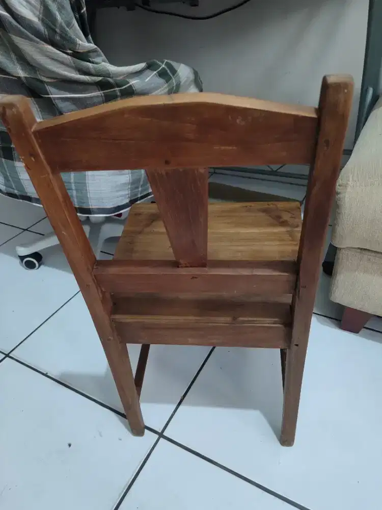 Kursi kecil kayu jati antik