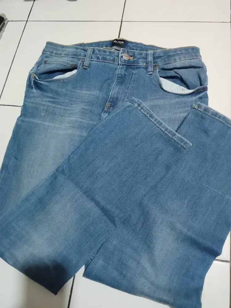 Tira size 32,kondisi baru,jual 150k