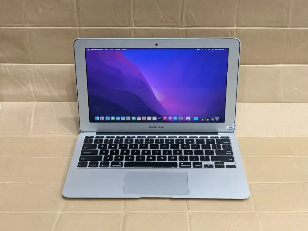 Macbook Air 2015 1.6 GHz dual-core Intel core i5 RAM 8GB SSD 256GB