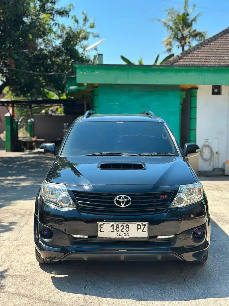 TOYOTA FORTUNER VNT TRD 2.5  DIESEL MATIC 2015