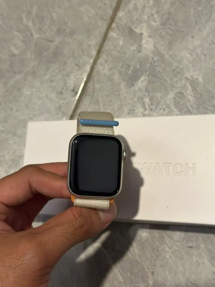 I Watch SE gen 2 (40 mm) Starlight