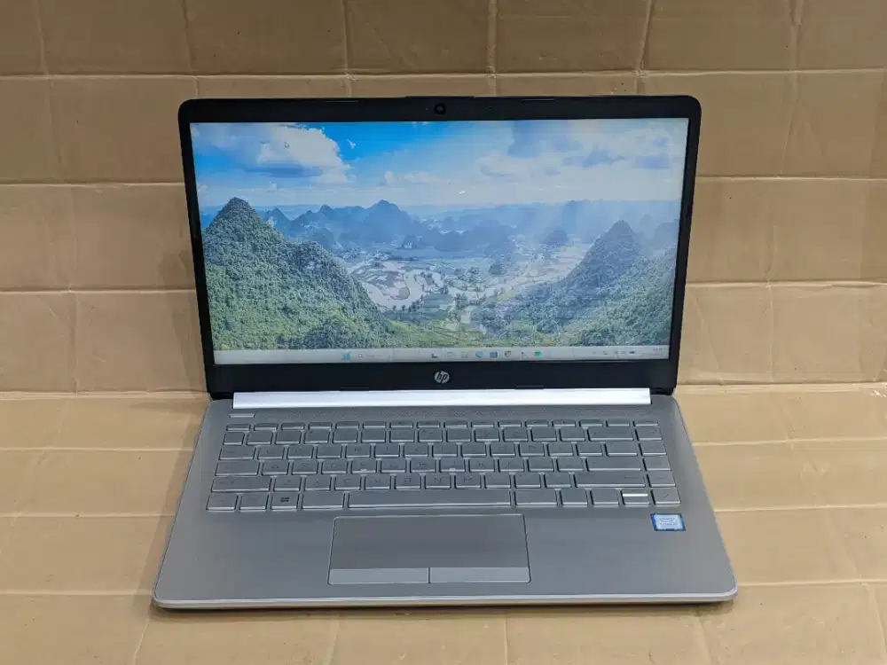 Laptop Hp 14s-cf Intel core i3-7020U RAM 8GB SSD 128GB