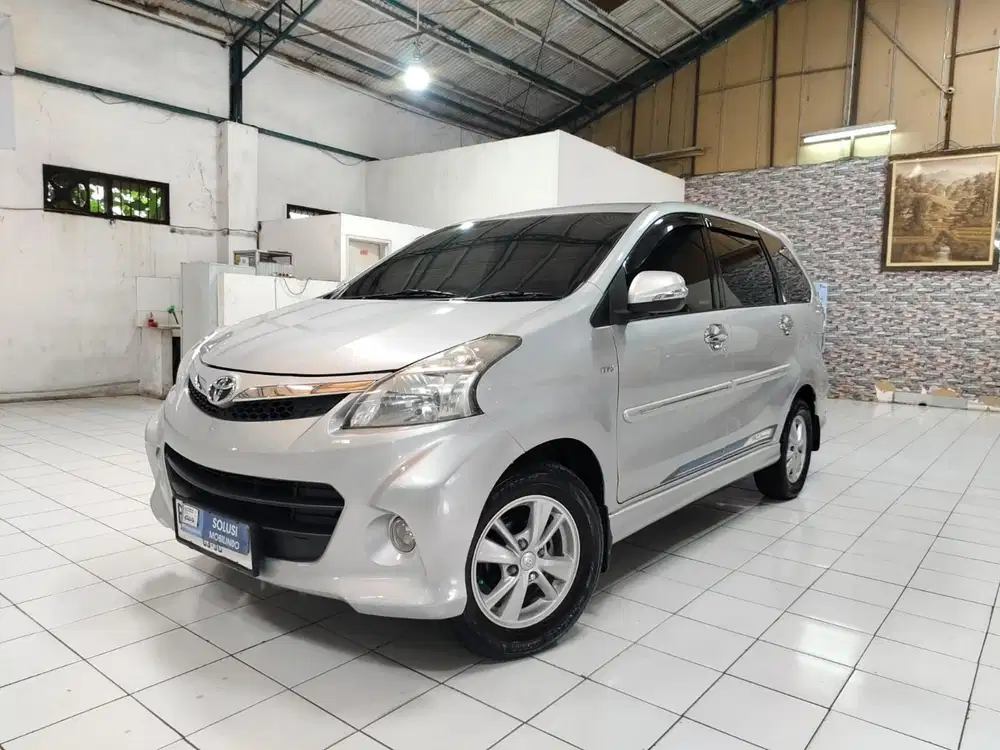 Toyota Avanza Veloz 1.5 AT 2014 Pajak Panjang Ban Tebal Siap Pakai