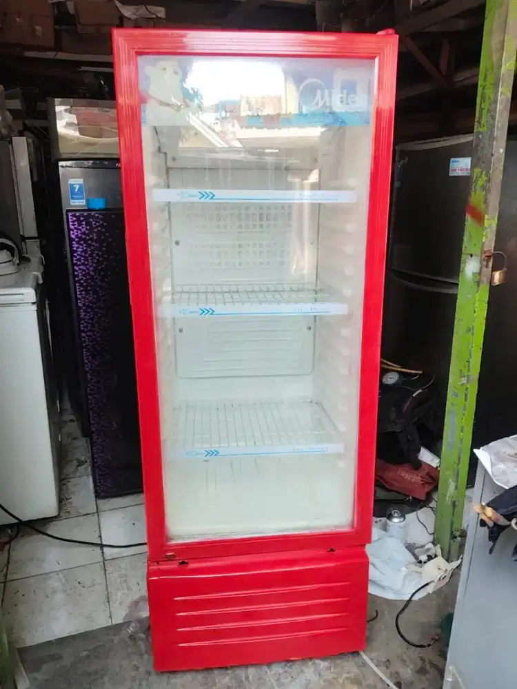 Showcase midea kondisi normal dingin nyess siap pakai