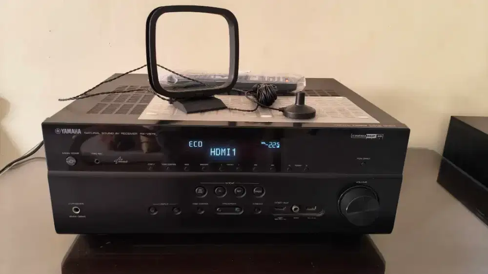 Amplifier Yamaha rx-v675 plus remote