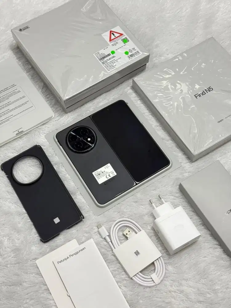 Oppo Find N5 Fold 16/512GB Garansi 16 Maret 2027 -  Cosmic Black