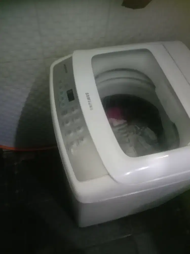 Di jual mesin cuci Samsung masih bagus pemakaian dari baru