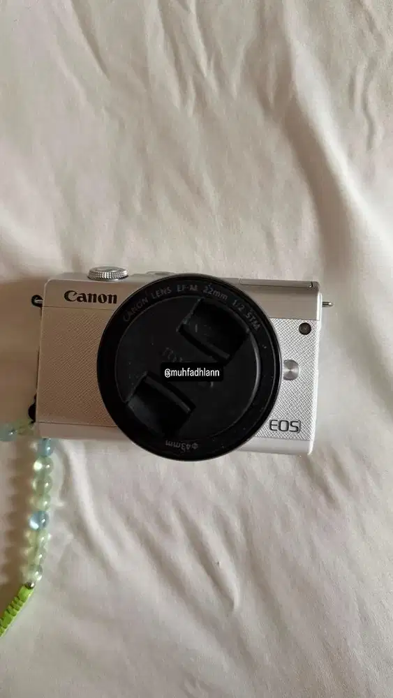 Mirrorless Kamera Canon M200 + Lensa Fix CANON  EF-M 22mm f/2 STM
