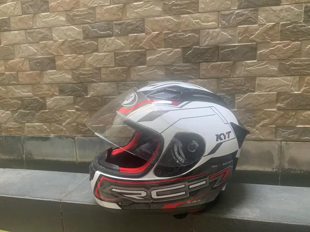 Helm fullface KYT RC-7