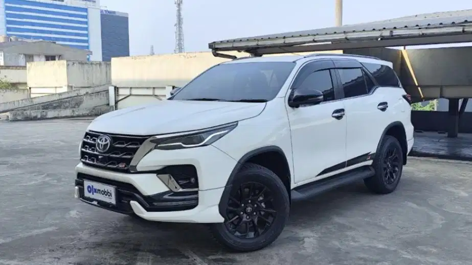 DP RENDAH Toyota Fortuner 2.8 4x2 GR Sport DSL Solar-AT 2024 KJS