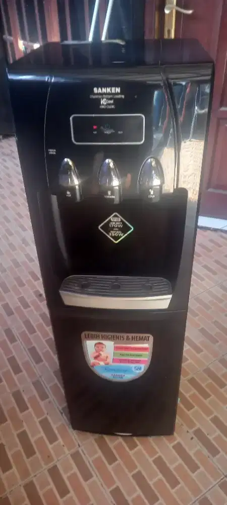 Dispenser Hot & Cold