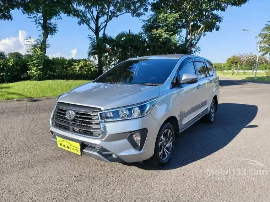 Toyota Kijang Innova V 2.4 2021 Automatic Diesel Silver