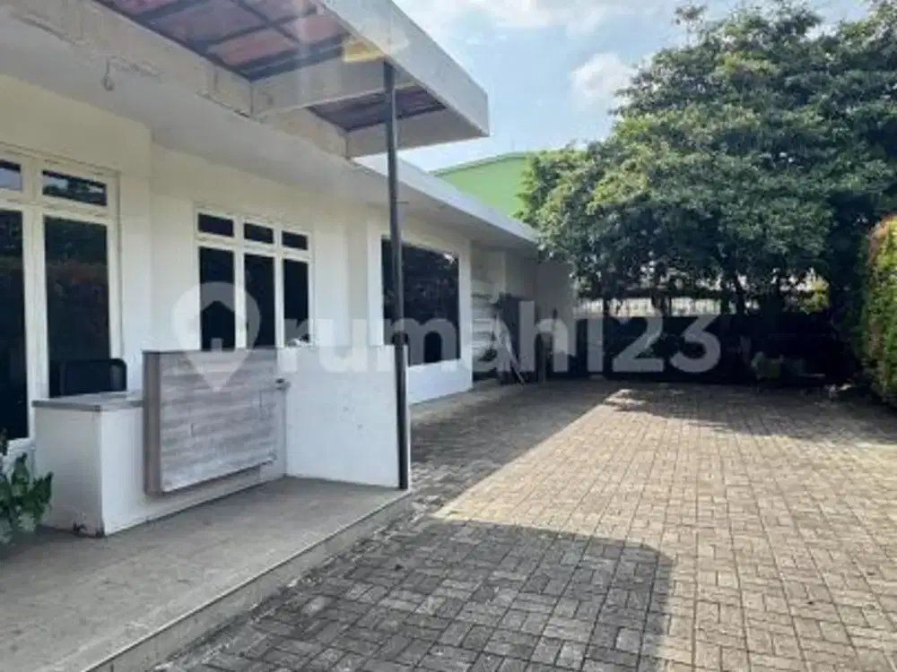 Rumah Ex Kantor Strategis - Selangkah ke Tol Pondok Pinang