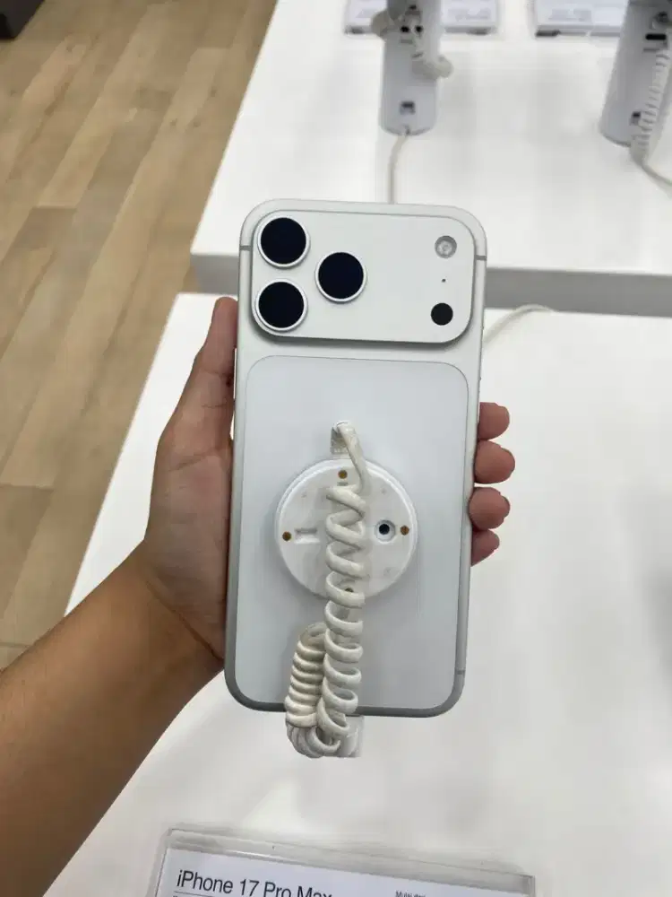 Apple 17 pro garansi blibli