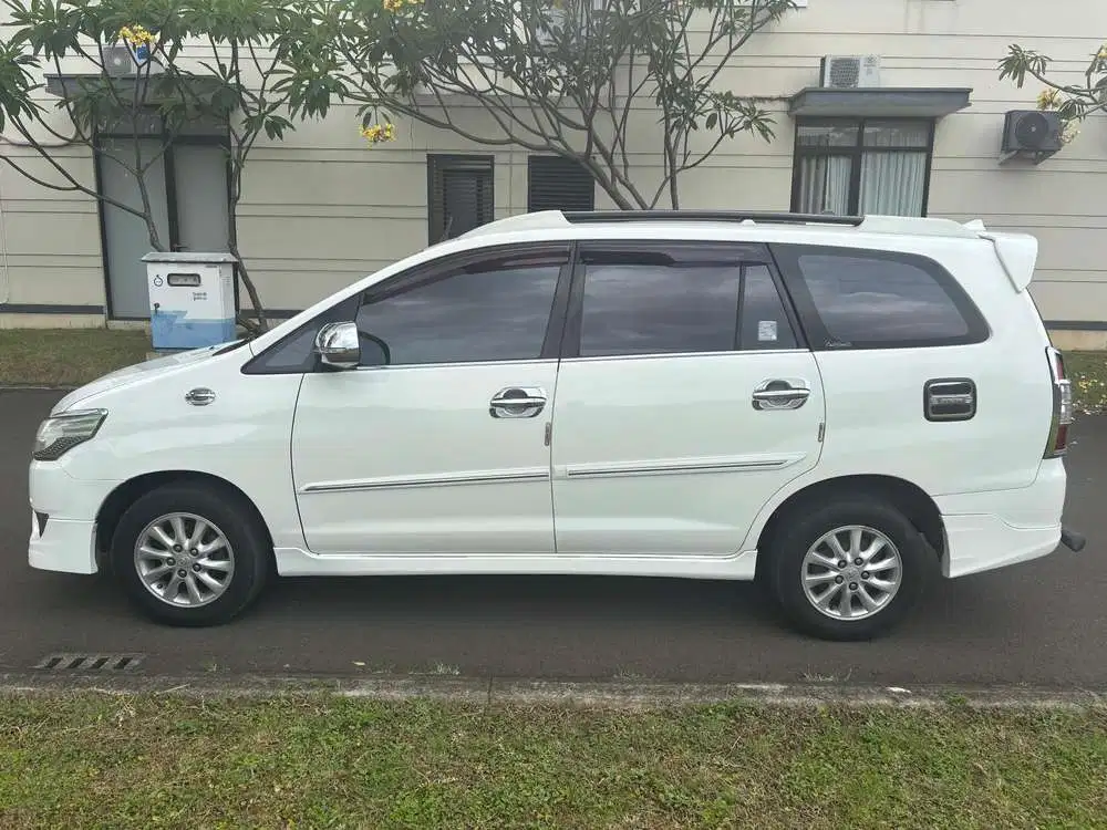 Toyota Kijang Innova 2013 Bensin