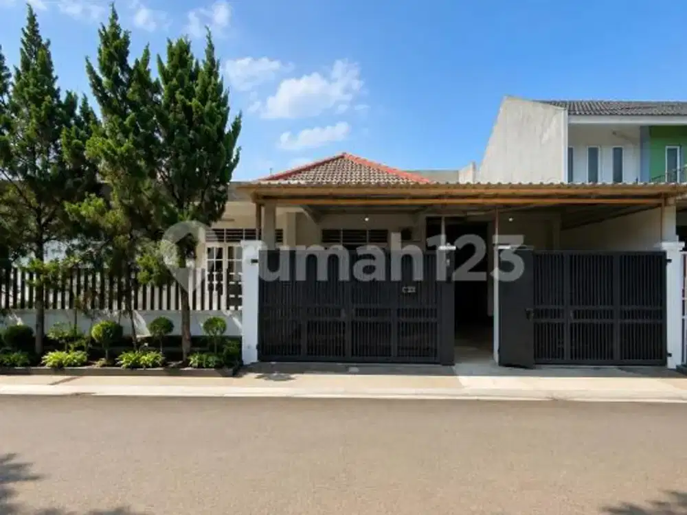 Rumah Nyaman Halaman Luas di Komplek Cinere