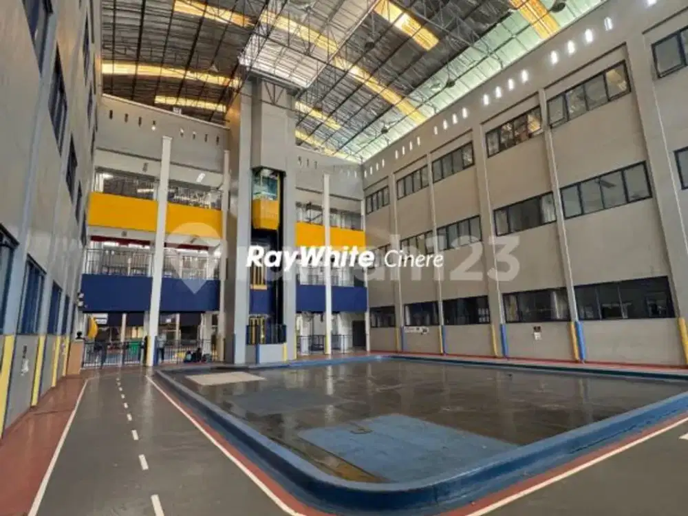 Bangunan Ex Sekolah Ternama di Cilandak Cocok untuk Coworking Space