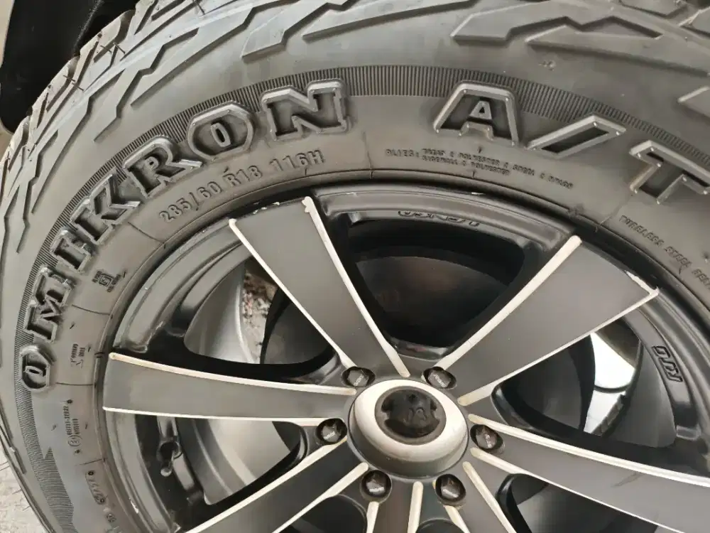 Ban Acelera omikron A/T 285 60 r18 4 pcs tahun 2024