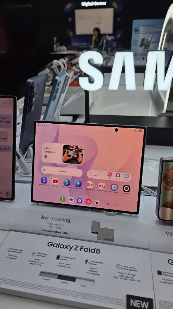 SAMSUNG GALAYLXY Z FOLD8 256GB NEW