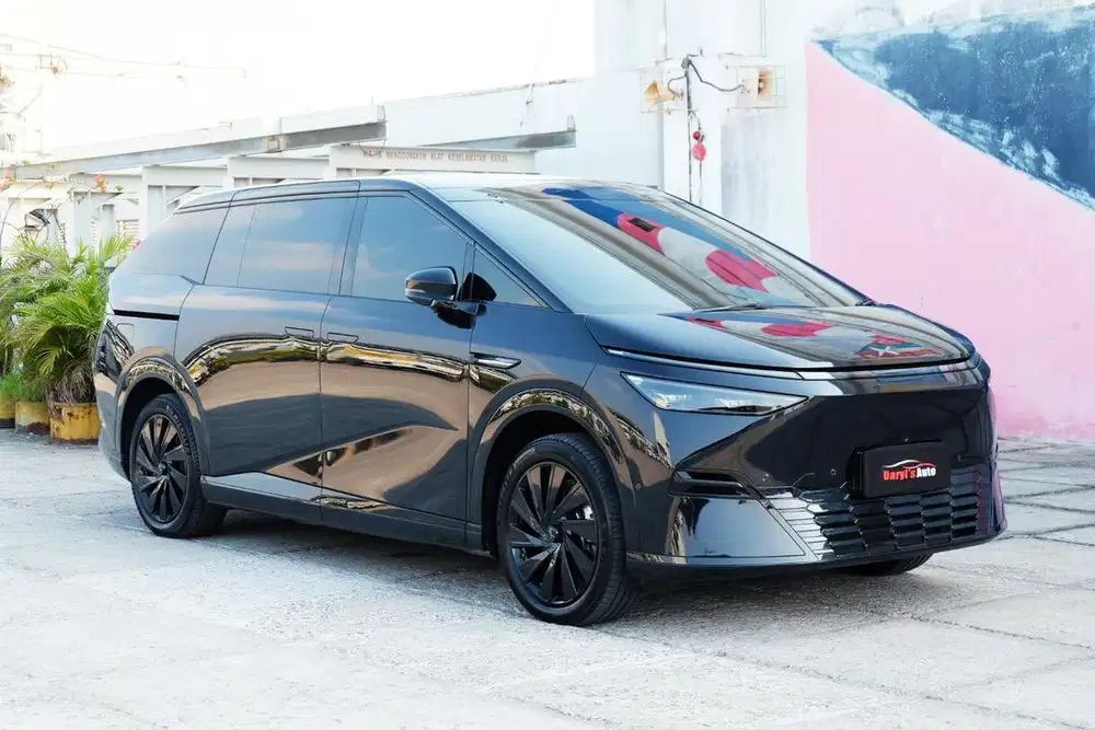 XPENG X9 PRO PLUS 2025 HITAM