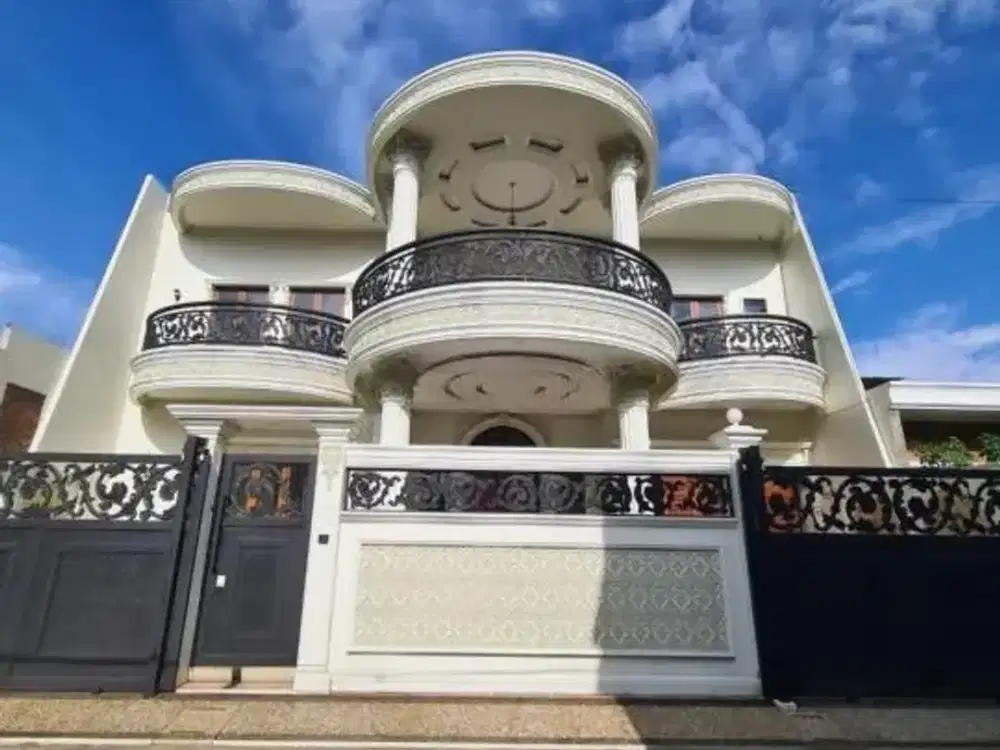 Rumah Mewah Klasik Siap Huni di Grand Depok City