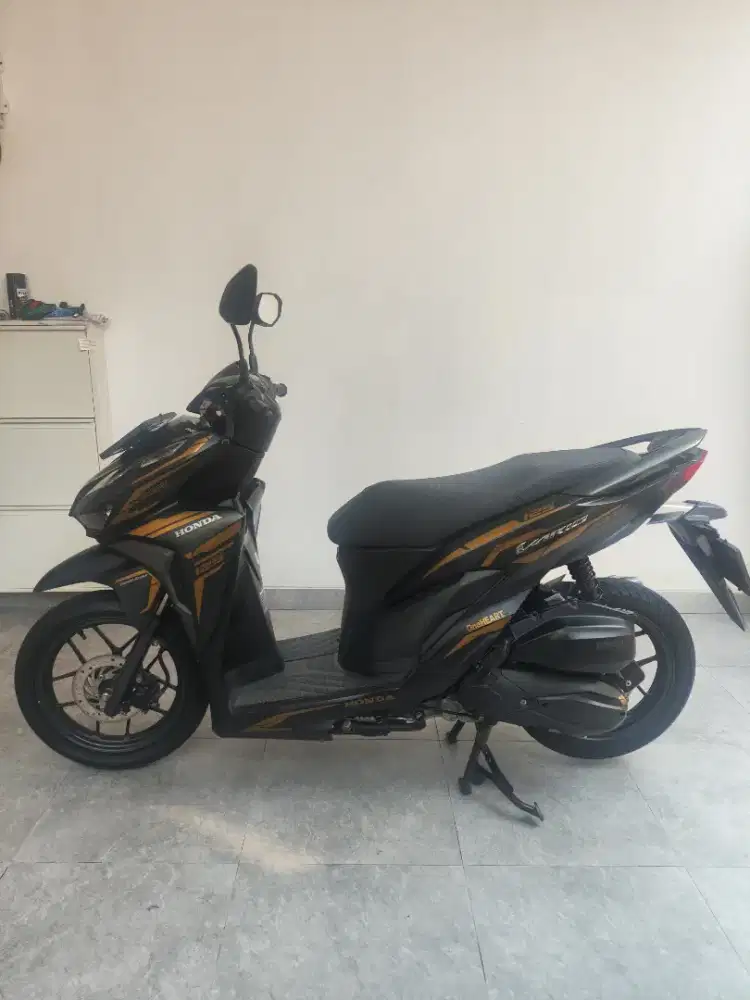 Di Jual Santai Vario CBS ISS 125 thn 2019