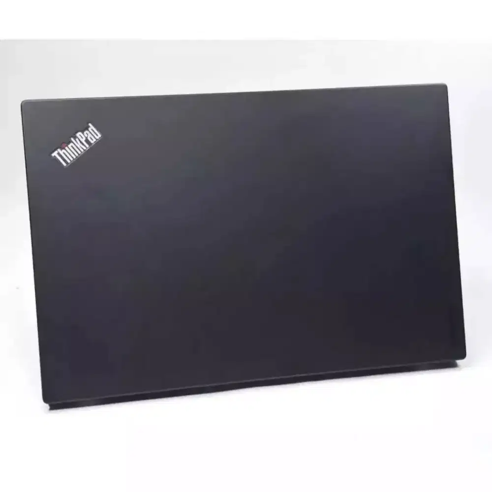 Laptop Ringan Di genggaman, Tangguh Di Setiap Pekerjaan
