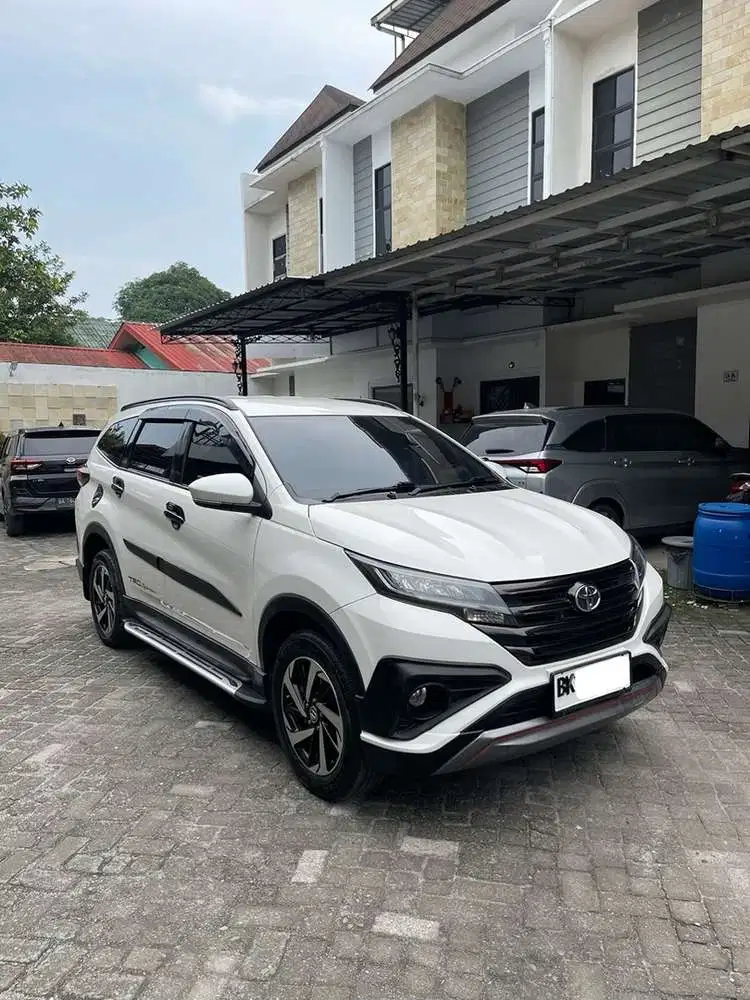 TOYOTA RUSH 1.5 S TRD MATIC TAHUN 2019 PUTIH