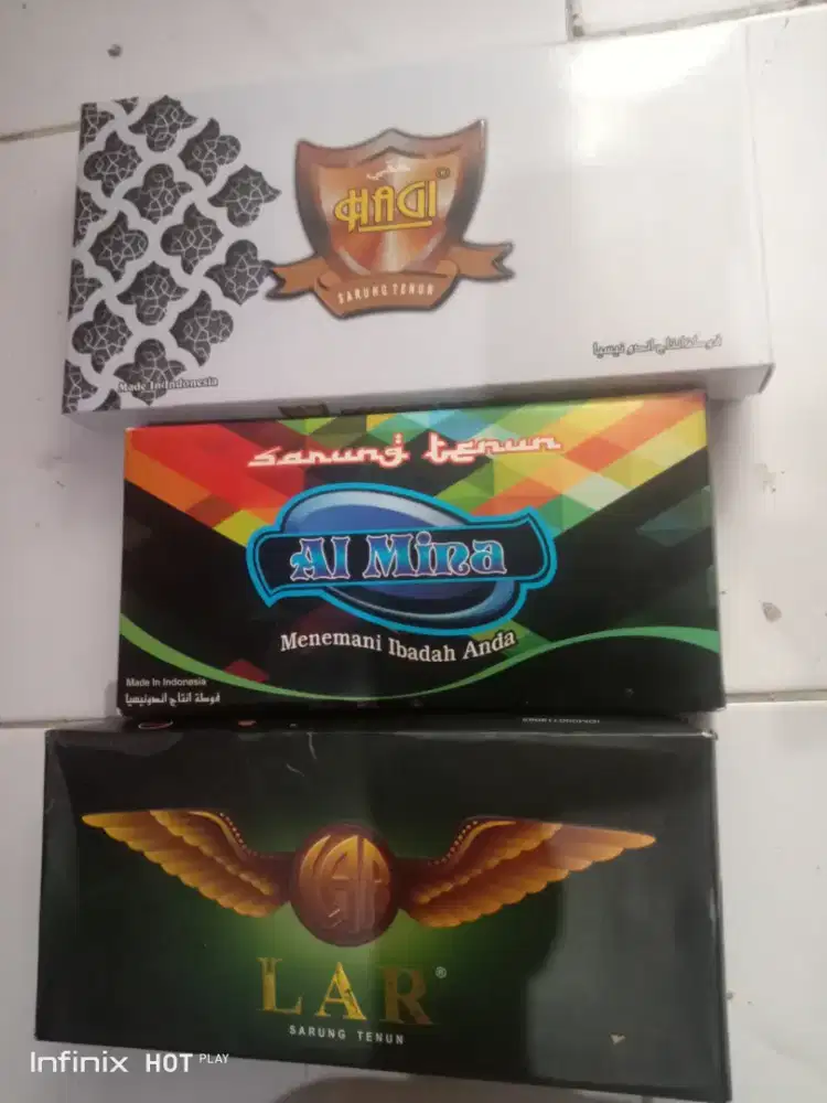 KAIN SARUNG TENUN.