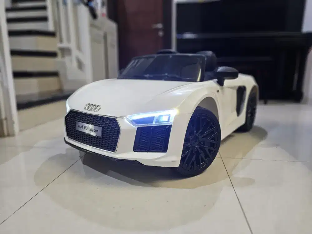 Mobil Aki Audi R8 Spyder Offical remote mainan accu PMB pliko mobilan