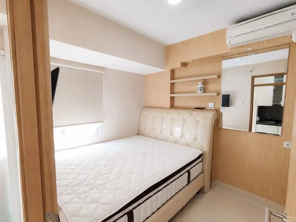Disewakan Apartemen 2 BR Furnished – Lantai 16, View Kolam Renang