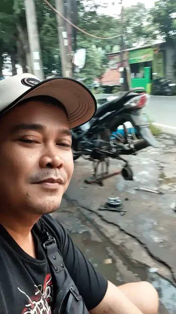 Saya lagi cari kerja
