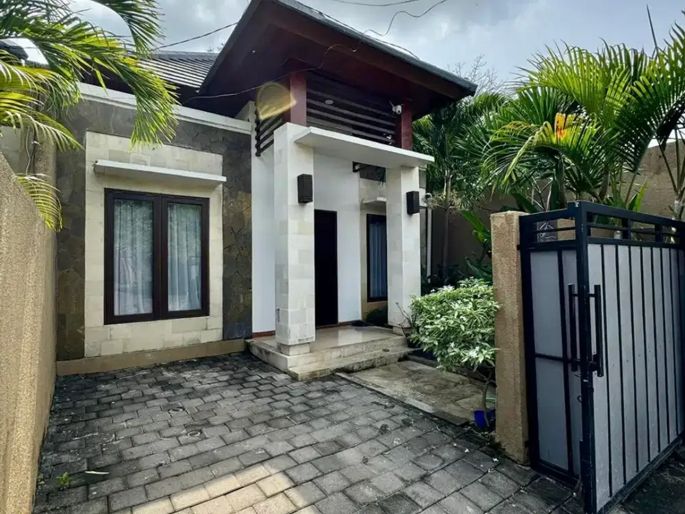 RUMAH SEMI VILLA DI TAMAN GIRI BENOA KUTA SELATAN DEKAT TOL