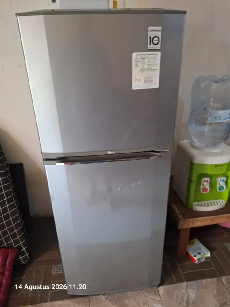 Kulkas LG 2 pintu masih mulus