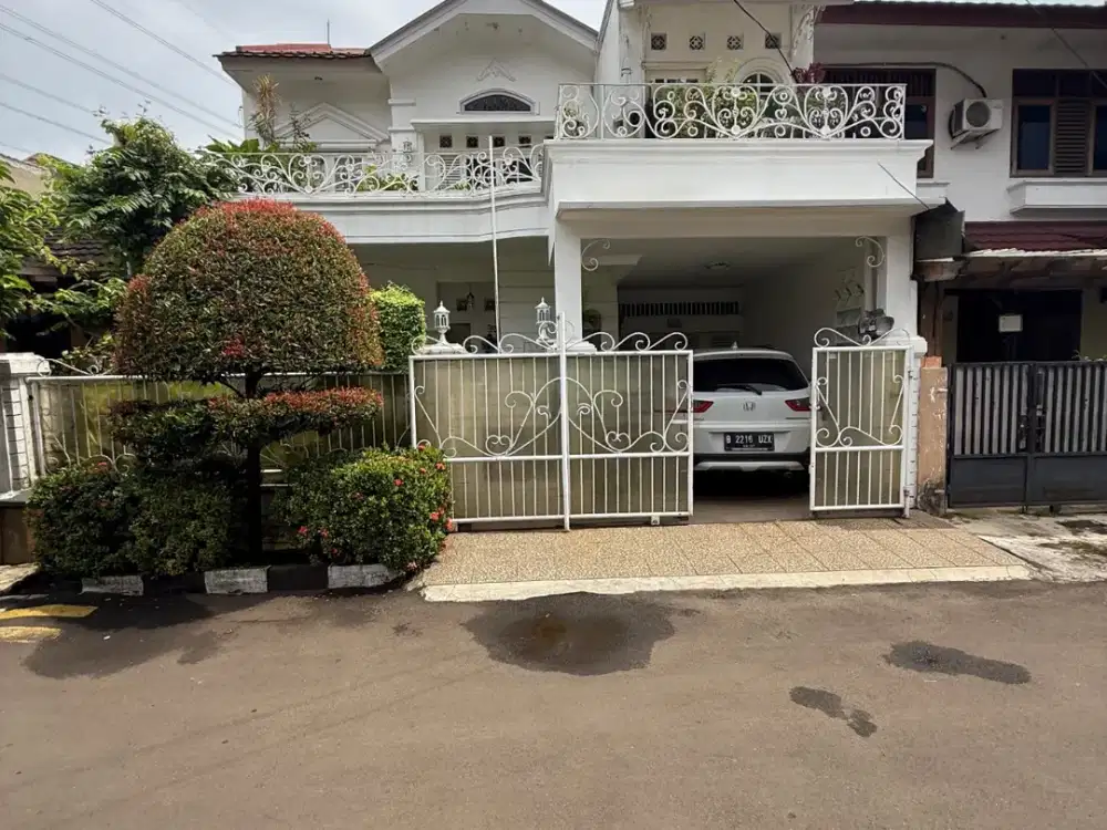 Dijual cepat!! Rumah cantik di Komplek Depok Mulya 2 Beji