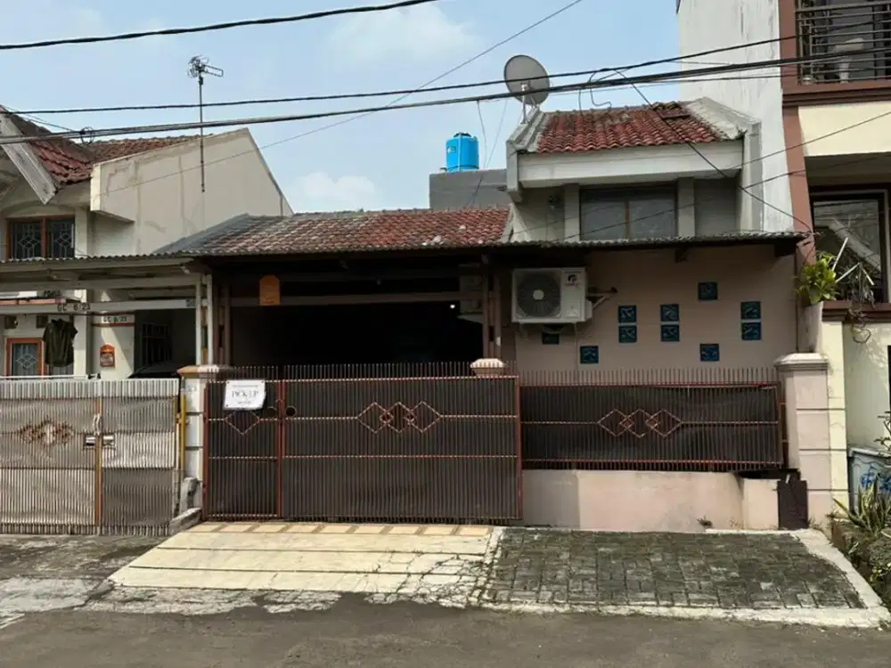 Dijual Rumah sektor 6 Gading Serpong Jalanan depan rumah lebar