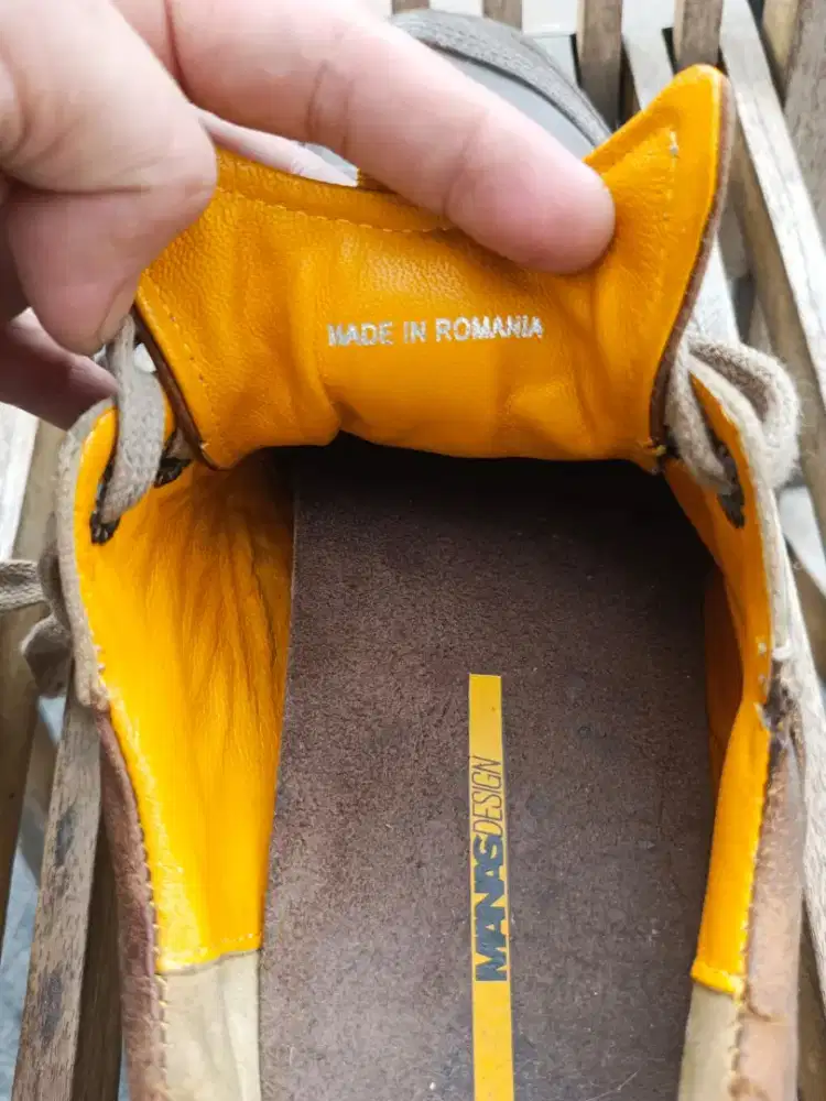 Sepatu kulit original