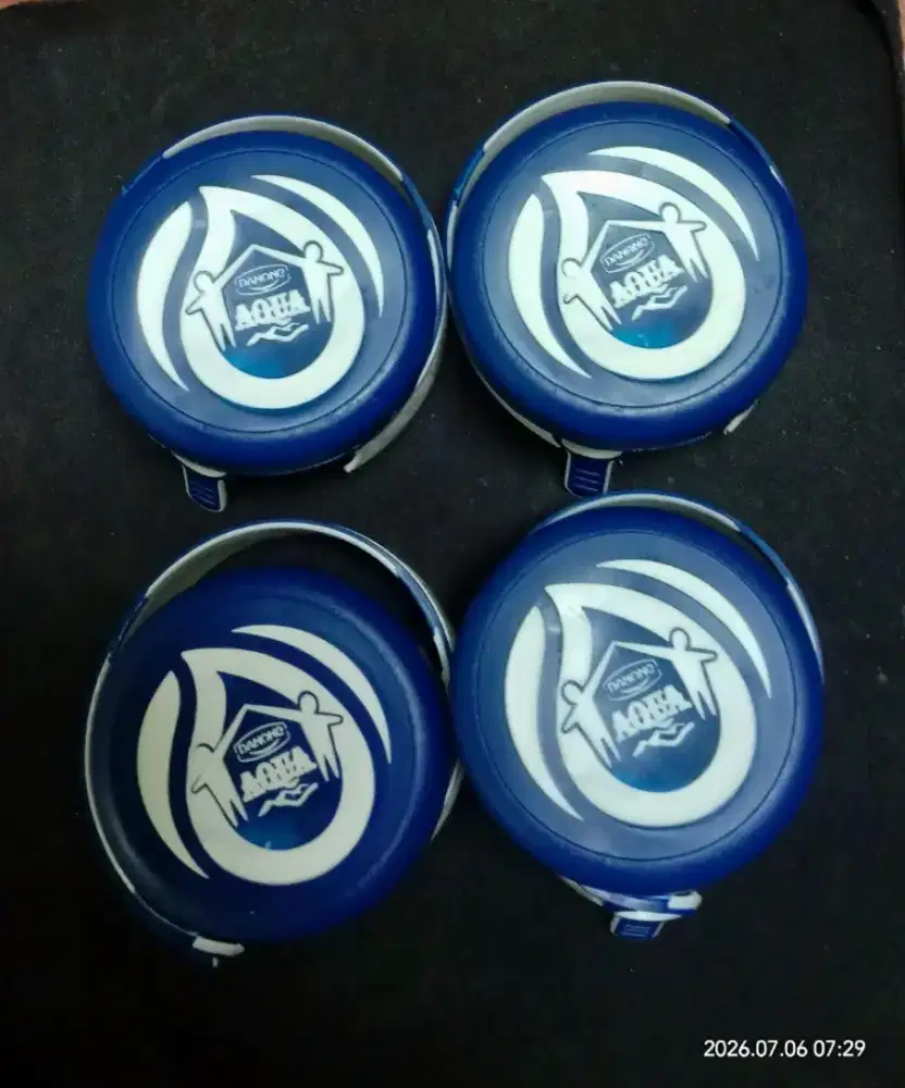 Tutup galon aqua.