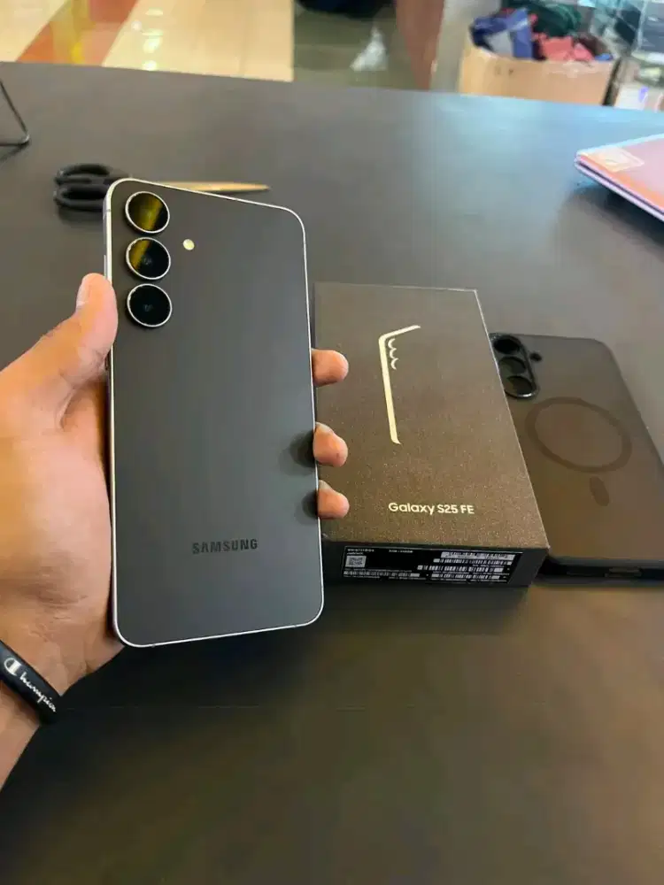 Samsung S25 FE 8/256