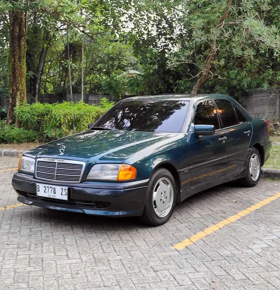 Mercedes-Benz C180 Automatic