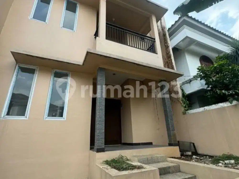 Rumah Minimalis Strategis di Komplek Cinere Dekat Tol Limo, Siap Huni