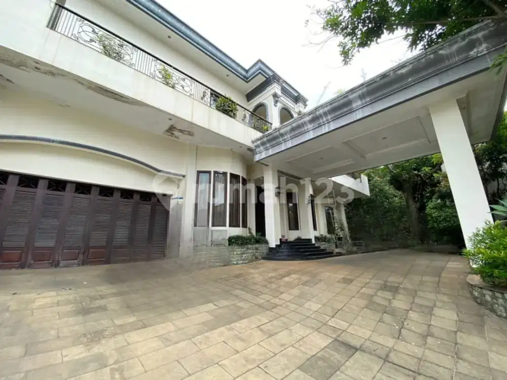 Rumah Super Luas Semi Furnished Dengan Kolam Renang di Cinere
